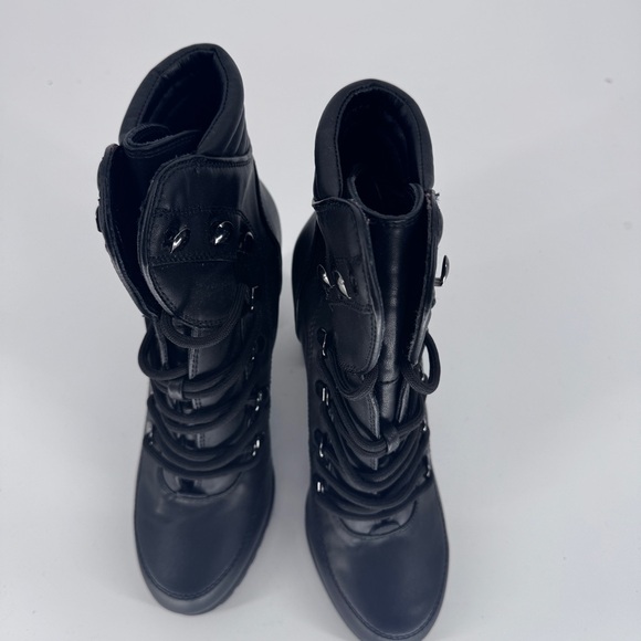 DKNY Black Lace Up High Heel Boots Womens Sz 8.5 chunky moto whimsigoth leather - Picture 2 of 10